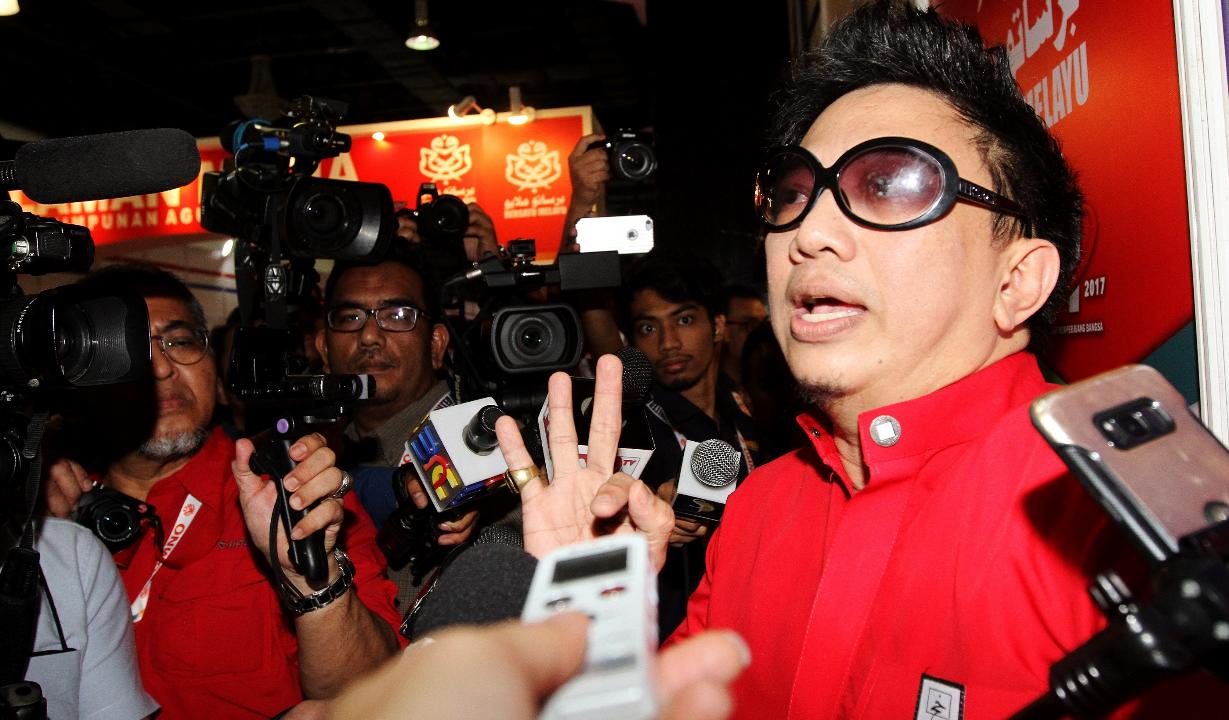 Azwan Ali threatens to reveal brother, Azmin Ali’s ‘secrets ...