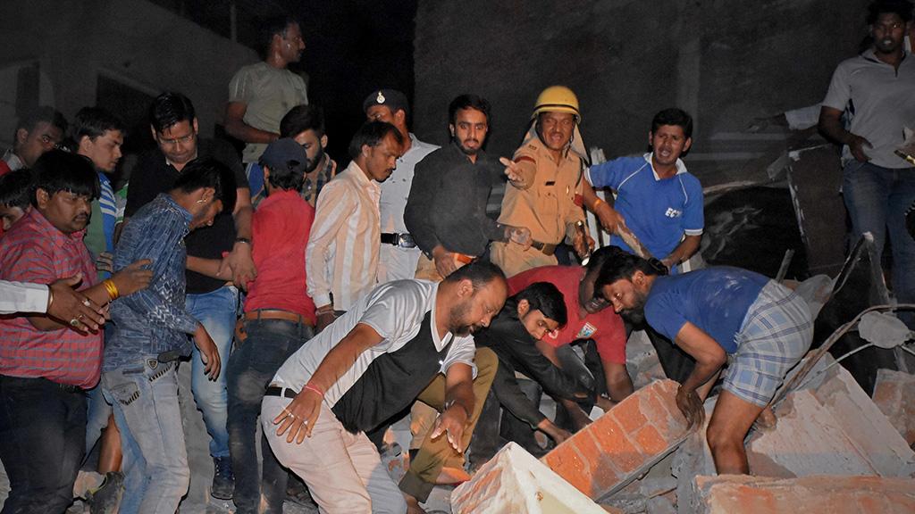 At least 10 dead in India building collapse | TheStarTV.com
