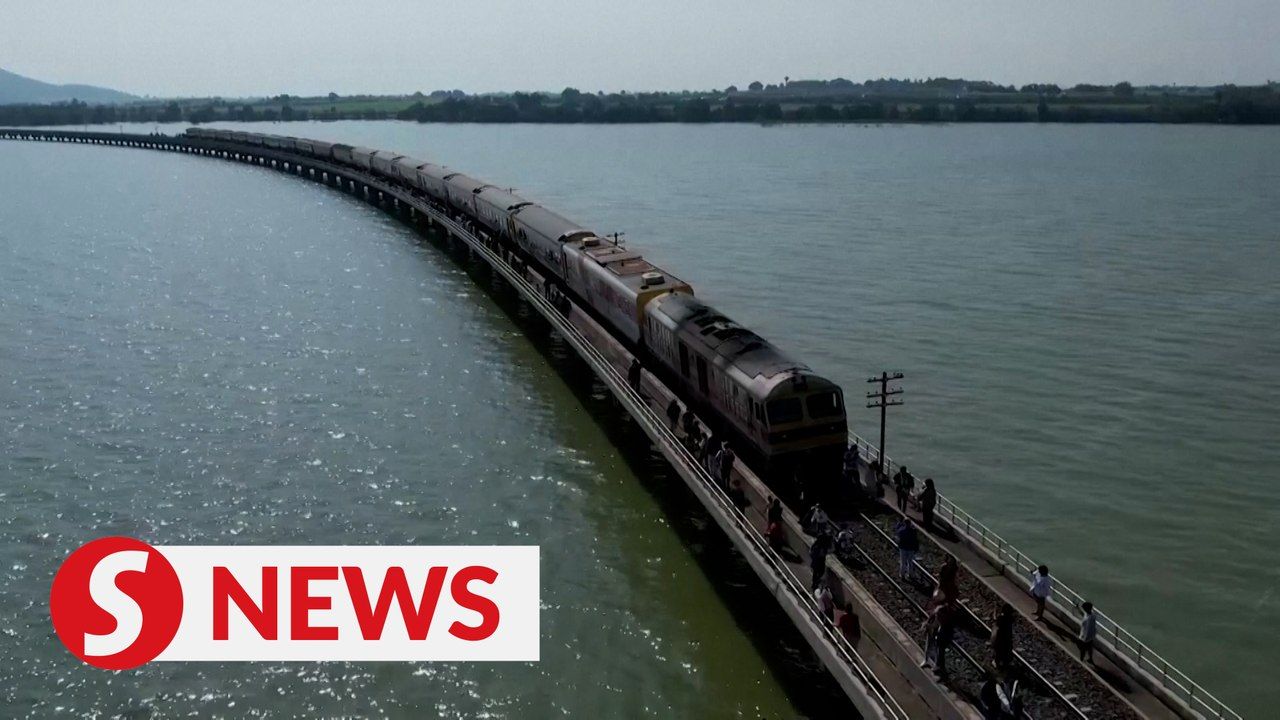 Thailand's 'floating train' a hit as dam waters rise | TheStarTV.com