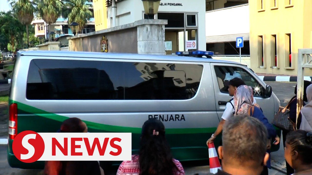 Crowd gathers at PJ court complex ahead of possible arrival of Zayn ...