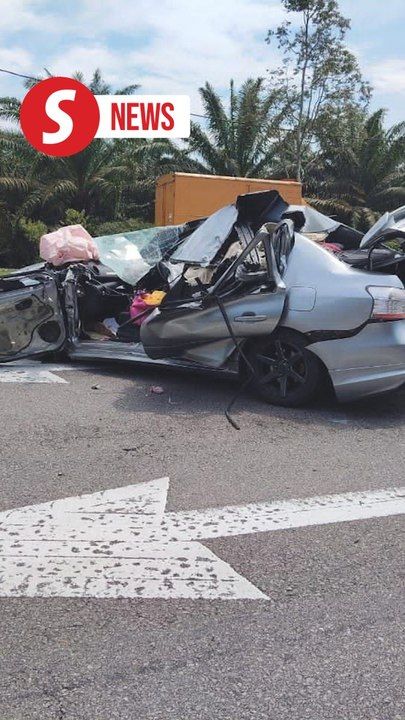 Baby girl dies after parents' car crashes into lorry | TheStarTV.com