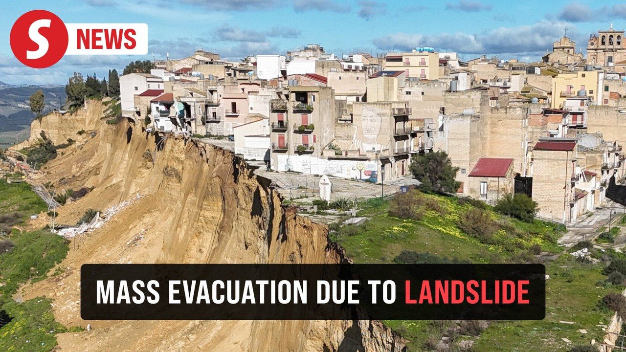 Landslide leaves Sicilian town on cliff edge after storms | TheStarTV.com